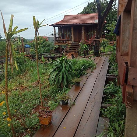 Happy Bungalow & Trekking Banlung Eksteriør bilde