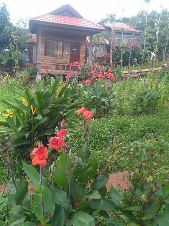 Happy Bungalow & Trekking Banlung Eksteriør bilde
